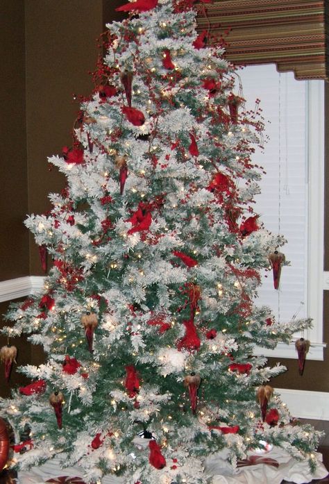 All I want for Christmas is a Cardinal Christmas Tree...loving this Cardinal Christmas Tree, Cardinal Tree, Cardinal Decor, Traditional Family Room, Red Cardinals, Cardinal Christmas, Farmhouse Style Christmas, Traditional Family, Christmas Cardinals