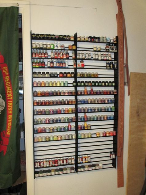 A Wargaming, Warhammer 40k (WH40k), Warmachine, Hordes, Dropzone Commander and other miniatures hobby blog. Paint Storage Diy, Paint Display, Hobby Storage, Warmachine Hordes, Paint Rack, Paint Organization, Painting Station, Hobby Desk, Hobby Trains