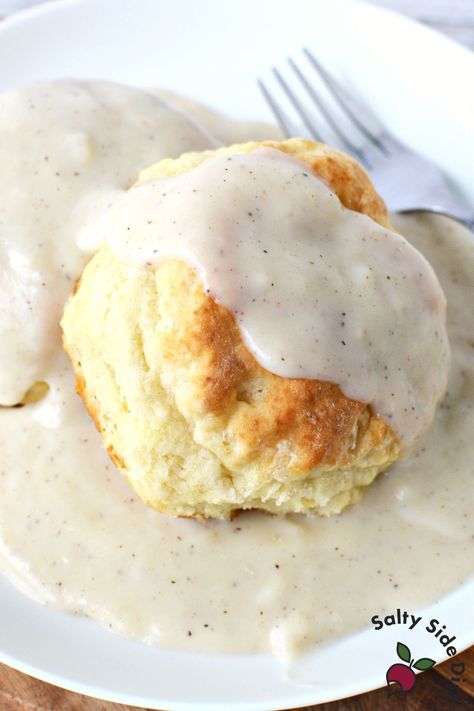 Gravy Without Sausage, Breakfast Gravy Recipe, American Biscuits, Biscuit Gravy, Biscuits Southern, Easy Biscuits And Gravy, White Gravy Recipe, Breakfast Gravy, Homemade Gravy For Biscuits