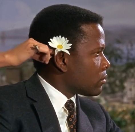 Sidney Poitier, Vintage Black Glamour, Black Photography, Arte Sketchbook, Six Feet Under, Guess Who, Black Culture, Film Stills, Black Love