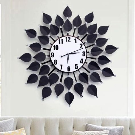 DIY... Clock Decor Idea. @hetals_art  #diy #diycrafts #craft #artandcraft #diyprojects #homedecor #diyroomdecor #craftidea #diyforever… Handmade Wall Clock Diy, Wall Clock Craft, Wall Clock Diy, Diy Para A Casa, Handmade Wall Clock, Clock Craft, Clock Diy, Funny Wall Decor, Handmade Wall Clocks