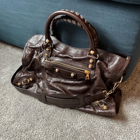 Rare -Limited Edition Color! Brown With Gold Hardware. Comes With Everything, Previously Purchased From And Authenticated By Poshmark (Will Be Included With The Item). Like New And No Flaw! Only Used Less Than 5 Times. Everyday Bags For Women Designer, Vintage Balenciaga City Bag, Vintage Bottega Veneta Bag, Vintage Brown Shoulder Bag, Balenciaga Motorcycle Bag Outfit, City Bag Outfit, Balenciaga City Bag Outfit, School Clean Girl, Balenciaga Giant City Bag