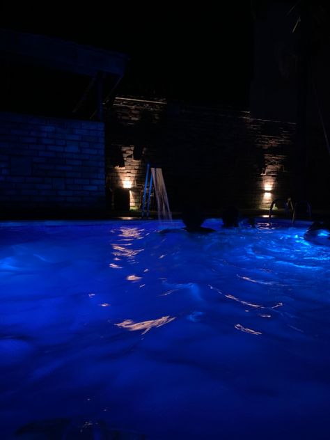 Pool Party Aesthetic Night Luxury, Dark Blue Party Aesthetic, Pool Dark Aesthetic, Blue Club Aesthetic, Blue Pool Aesthetic, Night Pool Party Aesthetic, Pool Aesthetic Night, Dark Blue Pool, Pool Area Ideas