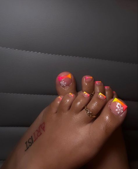 Toe Nails Ideas Flowers, Creative Pedicure Ideas, Tropical Toes Nails, Toes Nails Colors Summer, Long Summer Nails Designs, Sunset Toe Nails, Orange Toes Black Women, Vacay Pedicure, Acrylic Toenail Designs