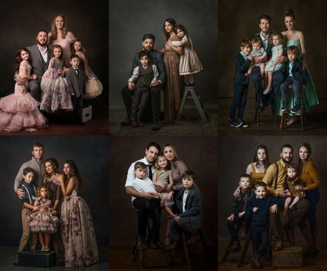 Vintage Family Photoshoot Studio, Fancy Family Portraits, Glam Family Photos, Vintage Family Photoshoot, Family Portrait Photography Poses, Studio Family Portraits, Family Photo Studio, Big Family Photos, Family Studio Photography