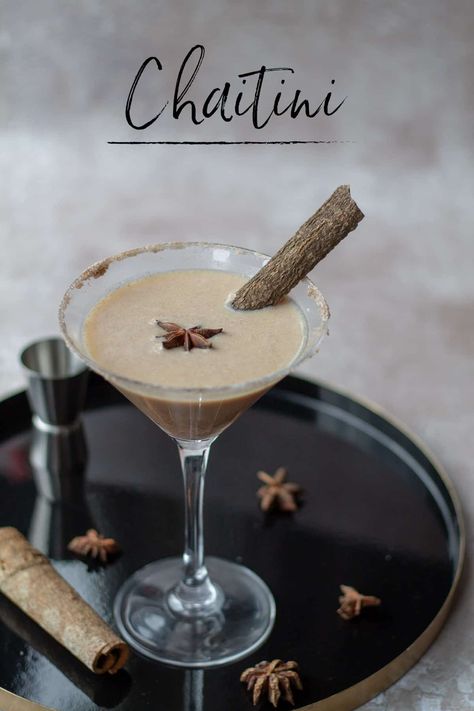 Vanilla Vodka And Amaretto, Vanilla Chai Vodka Drinks, Autumn Cocktail, Chai Concentrate, Creamy Cocktails, Martinis Drinks, Spicy Cocktail, Fall Cocktails Recipes, Cocktails To Try