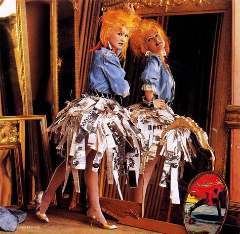 Cyndi Lauper True Colors - Annie Leibovitz Cyndi Lauper Costume, Cindy Lauper 80's, Cindy Lauper, Annie Leibovitz Photography, Annie Leibovitz, Paper Dress, Cyndi Lauper, 80s Outfit, 80s Party