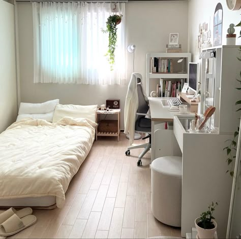 Small Room Makeover, Room Redesign, Pinterest Room Decor, Study Room Decor, Simple Room, Small Bedroom Decor, Room Deco, Small Room Design, Redecorate Bedroom