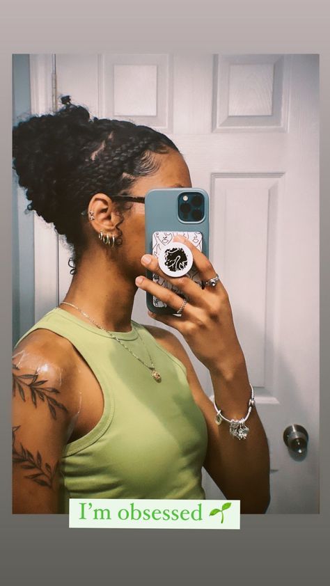 Wrap Leaf tattoo              Natural hairstyle Shoulder Tattoos For Women Vines, Vine Tattoos Black Women, Wrap Leaf Tattoo, Plant Neck Tattoo, Leaves Wrap Around Tattoo, Shoulder Wrap Tattoo Women, Wrist Tattoos For Women Wrap Around, Natural Goddess Braid, Shoulder Leaf Tattoo