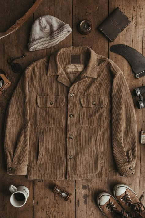 Hommes Grunge, Cord Shirt, Brown Corduroy Jacket, Guys Clothing Styles, Take A Step Back, Into The Wild, Cool Outfits For Men, Brown Corduroy, Men Fashion Casual Outfits