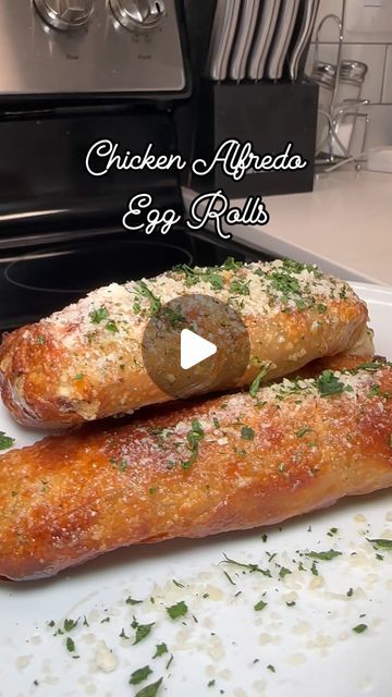 1M views · 88K likes | LaKisha Cooks 4u 🧑🏽‍🍳🤤 on Instagram: "Would you try these Chicken Alfredo Egg Rolls? 🧑🏽‍🍳🔥 I popped these in the air fryer for 8 mins on 375 degrees.  • #spaghetti #eggrolls #takeout #food #foodie #dinner #snack #fyp #explore #shaderoom #newsong #atlfoodie #houstonfoodie #springbreak #dumptruck #chicken #chickenalfredo #chickenwings #pasta" Chicken Alfredo Rolls, Taco Egg Rolls, Houston Foodie, Seafood Dish Recipes, Chicken Egg Rolls, Air Fryer Cooking Times, Takeout Food, Egg Roll Recipes, Stuffed Shells Recipe