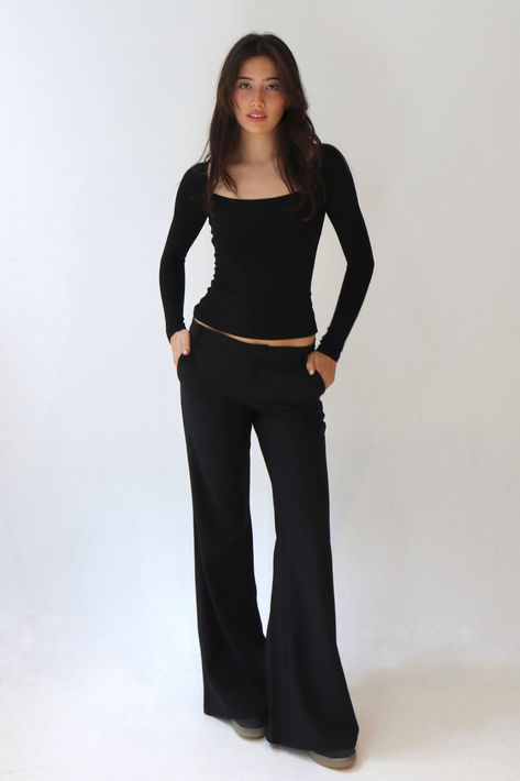 Wide leg straight-fit low rise trousers Low Trousers Outfit, Black Low Waisted Pants, Low Wasted Pants, Comfortable And Stylish Outfits, Black Pants Low Waist, Low Waist Tailored Pants, Low Rise Black Pants Outfit, Low Rise Dress Pants, All Black Semi Formal Women