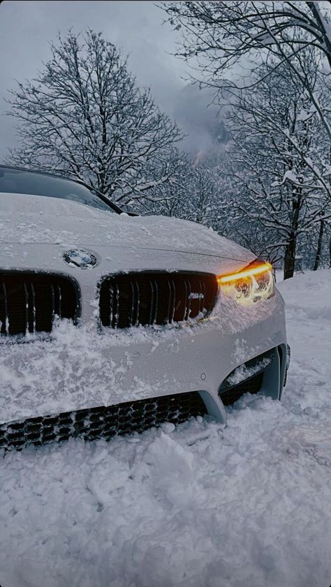 Cars In Snow, Bmw Sports Car, Motos Bmw, Serie Bmw, Image Moto, Dream Cars Bmw, Bmw Sport, Bmw I, Bmw Wallpapers