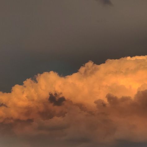 very pretty aesthetic orange pink blue cream cloud while sunset happening sky square photo 2022 cloud like a painting zoom in photo dreamy Square Images Aesthetic, Sunset Square Photo, Square Photos Aesthetic, Square Pictures Aesthetic, Aesthetic Pictures Square, Square Aesthetic Photos, Aesthetic Square Pictures, Square Aesthetic, Aesthetic Square