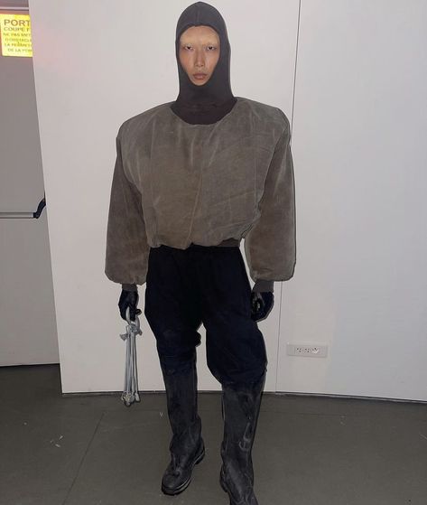 Yeezy Runway, Yeezy Szn, Yeezy Season 3, Yeezy Season, Rock Outfits, Fashion Project, Dark Fashion, 2000s Fashion, Costume Design