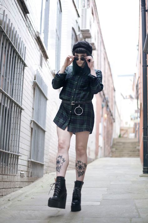 Boots Amazon, Punk Plaid, Casual Grunge, Beret Style, Black Beret, Plaid Shirt Dress, My Motivation, Alt Outfits, Punk Girl