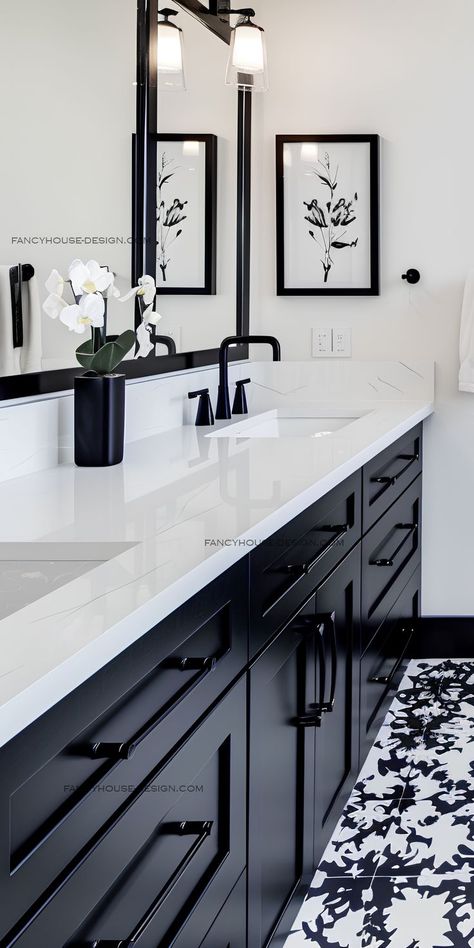 A luxury black and white bathroom design exudes sophistication. An elegant black and white bathroom decor with classic appeal. Gold Bathroom Decor Ideas, Gold Bathroom Ideas, Black And Gold Bathroom Decor, Bathroom Vanity Black, Black Bathroom Ideas, Gold Bathroom Decor, Black And Gold Bathroom, Black Bathroom Decor, Modern Luxury Bathroom