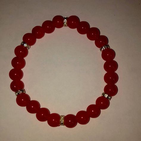 Handmade Beaded Bracelets Designed By A Young Entrepreneur Named Maya Small Glass Bead Bracelet Ideas, Glass Beaded Bracelets Ideas, Red Bracelet Ideas, Bracelet Ideas Glass Beads, Pulseras Aesthetic, Burgundy Bracelet, Bracelet Business, Bracelet Colors, Handmade Beaded Bracelets