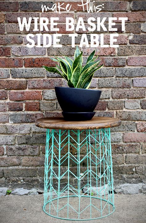 Basket Side Table, Diy Wire Basket, Garden Side Table, Diy Side Table, Wire Basket Storage, Outdoor End Tables, Patio Side Table, Diy End Tables, Country Diy