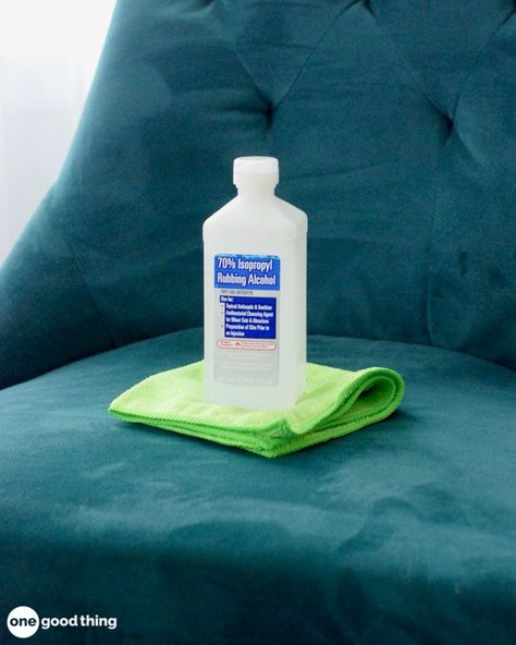 Clean A Mattress, Rubbing Alcohol Uses, Cleaning Microfiber Couch, Homemade Toilet Cleaner, Microfiber Couch, Cleaning Painted Walls, Disinfecting Wipes, Remove Stains, Good Ideas