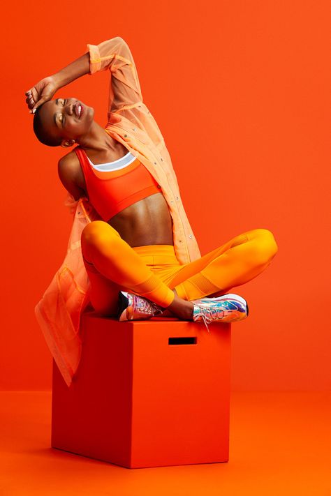 Shooting Studio, Art Direction Photography, 사진 촬영 포즈, Summer Campaign, Running For Beginners, Orange Aesthetic, Studio Shoot, Fashion Editorial, Photoshoot Inspiration