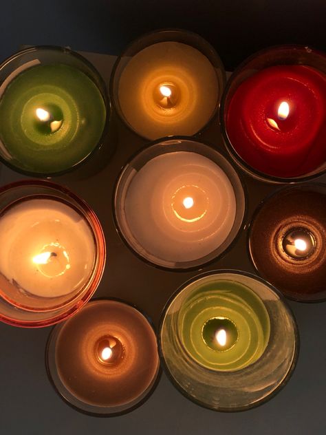 Warm Candles, Warm Candle, Arte Aesthetic, Candle Obsession, Bath Body Works Candles, Winter Candle, Art Animation, Homemade Holiday, Light Dinner