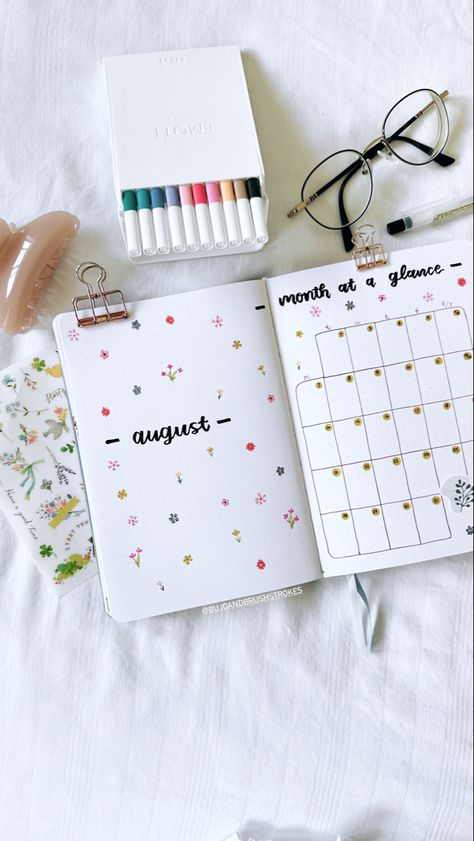 Wildflower august bujo bullet journal inspiration minimalistic weekly layouts Minimalist Bujo Theme, Bujo Flower Theme, Bullet Journal Calendario, August Bullet Journal Ideas, August Bujo, August Journal, Artistic Journal, August Bullet Journal, Bullet Bullet