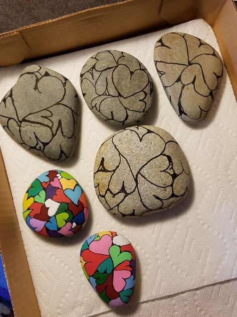 Pin by Bambine Rogers on Ayem painting stones | Rock crafts, Rock painting patterns, Painted rocks craft Painting Stones, Diy Rock Art, Stone Art Painting, Painted Rocks Craft, Art Stone, Painted Rocks Diy, Rock Painting Ideas Easy, Rock Painting Patterns, Ideas For Easter Decorations