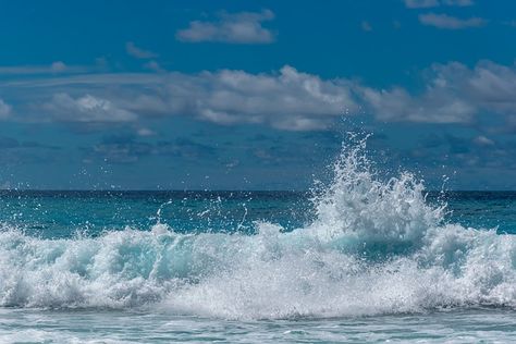 Wave Splash, Waves Photos, Oil Painting Inspiration, Ocean Pictures, Blue Crush, Ocean Wallpaper, Surfs Up, Personal Project, Public Domain Images