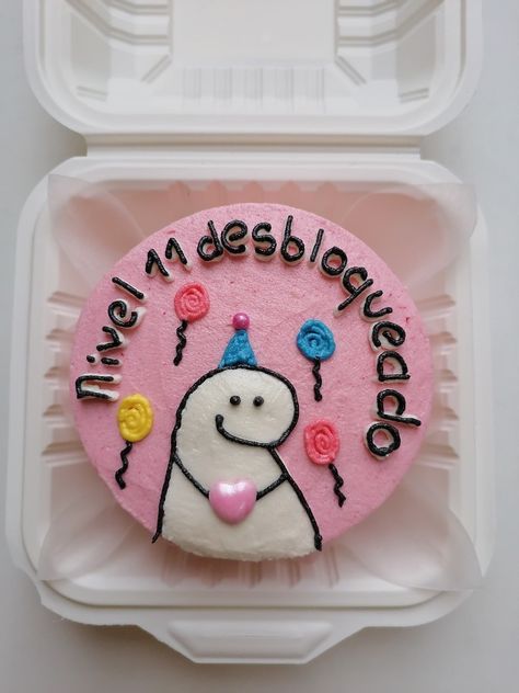 Cake Box Lunch Cumpleaños, Meme Cakes Birthday, Lunch Box Cake Ideas, Lunch Cake, Lunch Box Cake, Gift Box Cakes, Cake Fork, Funny Birthday Cakes, Mini Tortillas