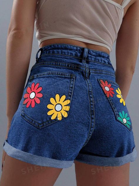 Como Fazer Short, Women Denim Shorts, Painted Denim, Painted Clothes, Jeans Diy, Printed Jeans, Denim Cutoffs, Flare Leggings, Sweater Material