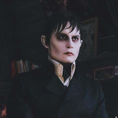 stares deathly . dark shadows 2012 {#johnnydepp #darkshadows #barnabascollins} Dark Shadows 2012, Johnny Depp Roles, Journaling Photos, Dark Shadows Movie, Tim Burton Johnny Depp, Johnny Depp Characters, Barnabas Collins, Tim Burton Films, Tim Burton Movie