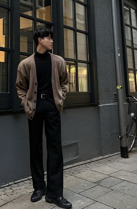 Outfit Hombre Casual, Womens Photography, Men Outfits Aesthetic, Outfits Quotes, Korean Street Fashion Men, Asian Men Fashion, Minimalist Fashion Men, Men Art, Classy Outfits Men