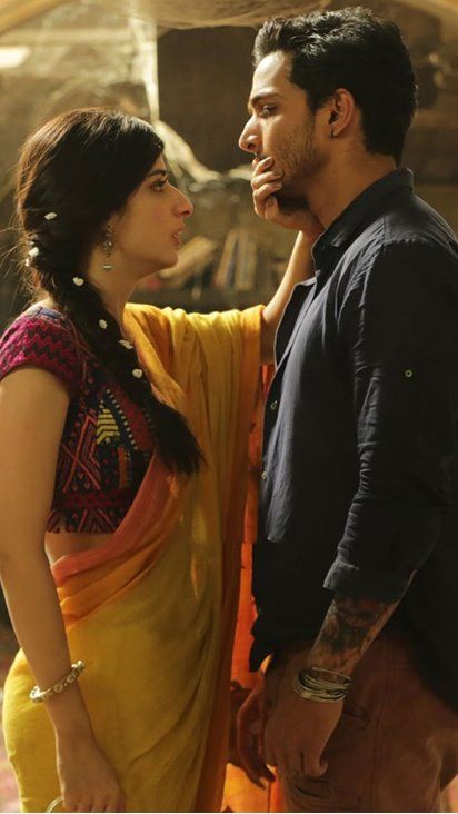 Sanam Teri Kasam Movie, Sanam Teri Kasam, Couples Songs, Bollywood Couples, Romantic Videos Couples, Love Couple Photo, Photo Poses For Couples, Aesthetic Videos For Edits Love, Couples Images