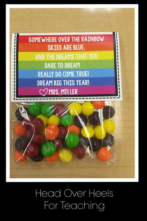 Start Of School Gifts For Students, Skittles Back To School Treat, Thanks For Popping In Open House, Skittles Gift Ideas, School Open House, Class Gifts, Gifts For Students, Rainbow Classroom, Back To School Night