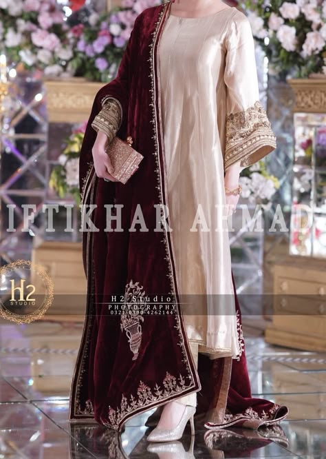 Valvet Suite Design Pakistani Embroidery, Velvet Dupatta Designs, Mehroon Suit Designs, Simple Suit With Heavy Dupatta, Plain Suit With Heavy Dupatta, Suit With Heavy Dupatta, Velvet Suit Design, Plain Suit, Simple Suit