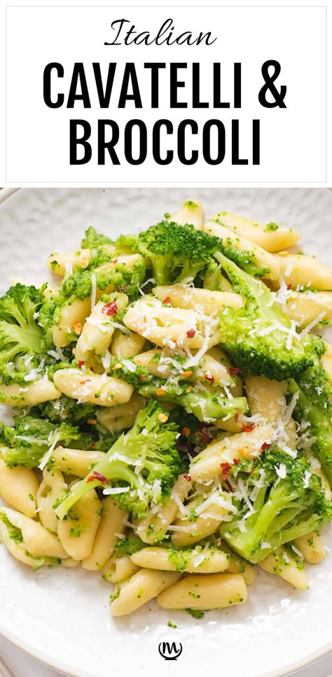 This homemade cavatelli and broccoli is absolutely a match made in heaven: it’s simple yet satisfying, flavour loaded, and it looks as YUMMY as it tastes! #cavatelli #broccolirecipes #pastarecipes #Italianrecipes Cavatelli Pasta Recipe, Homemade Cavatelli, Cavatelli And Broccoli, Cavatelli Recipe, Italian Broccoli, Cavatelli Pasta, Vegetable Meals, Broccoli Pasta Recipe, Broccoli Recipe