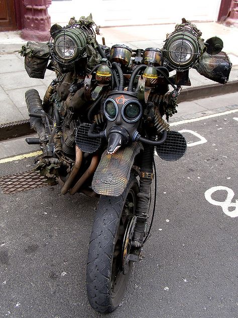 Apocalypse Bike Moda Steampunk, Mask Light, Motos Harley, Futurisme Retro, Image Moto, Mode Retro, Gas Masks, Diesel Punk, Rat Bike