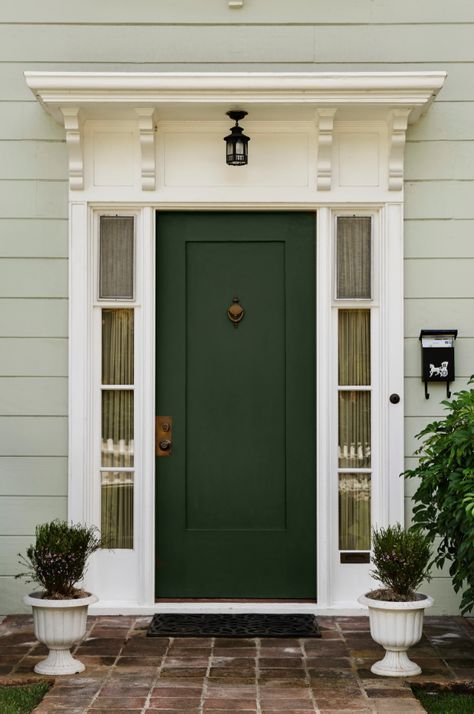 MARIA KILLAM - BEST FRONT DOOR COLORS Green Conifer Hills 5141EC Green Front Door, Best Front Door Colors, Front Door Decal, Best Front Doors, Green Front Doors, Desain Lanskap, Door Entryway, Painted Front Doors, Front Door Colors