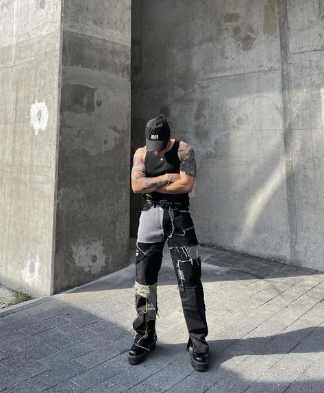 Techno Fashion Men, Punk Male Outfits, Techno Outfit Men, Male Punk Outfits, Male Rave Outfits, 90s Rave Aesthetic, Techno Party Outfit, Rave Outfit Men, Mens Rave Outfits