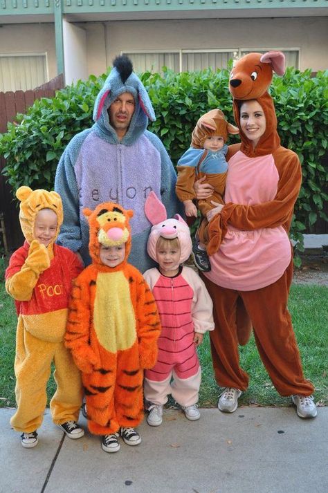 Winnie The Pooh Costumes, Kostum Disney, Disney Family Costumes, Disfarces Halloween, Anime Festival, Winnie The Pooh Characters, Winnie The Pooh Costume, Pooh Characters, Pooh Halloween