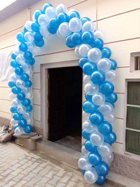 Ballon Walkway Balloon Decorations, Balloon Garland Entrance, Entrance Balloon Decoration, Welcome Decoration Ideas Home Indian, Home Balloon Decoration, Balloon Decoration Ideas, Gate Decoration, Entry Gate, Quince Decorations