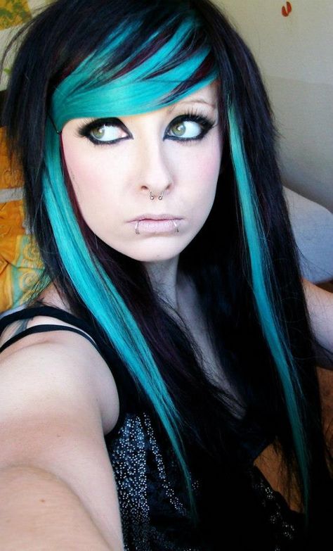 Black And Aqua Hair, Blue Black Hair, Aqua Hair, Hair Girls, Hair Due, Rawr Xd, Awesome Outfits, Scene Emo, Alternative Hair