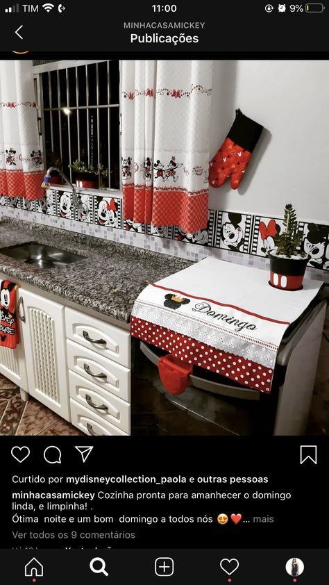 Mickey Decor, Mickey Bathroom, Minnie Mouse Kitchen, Durga Photo, Mickey Decorations, Mickey Mouse Kitchen, Themed Kitchen, Disney Home Decor, Mickey Y Minnie