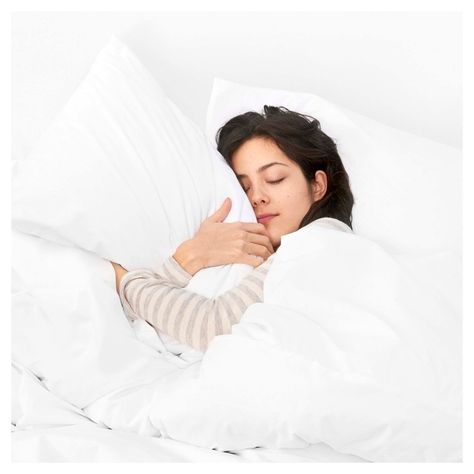 Casper pillow  Featuring a unique pillow-in-pillow design, you get both a soft and firm option in one. Casper Pillow, Best Bed Pillows, Comfortable Mattress, Casper Mattress, Matching Bedding And Curtains, Unique Pillow, Full Duvet Cover, Luxury Bedding Sets, Sheet Sets Full