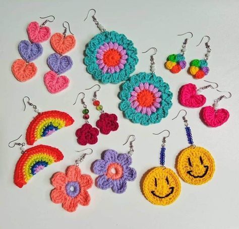 Wacky Jewelry, Crochet Earring Patterns, Tie Dye Crochet, Crocheting Inspiration, Elegant Crochet, Crochet Jewellery, Micro Crochet, Amigurumi Fox, Crochet Jewelry Patterns