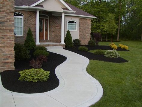 Sidewalk Landscaping, Mulch Landscaping, Front Yard Design, House Outdoor, Front Landscaping, Outdoor Landscape, Landscaping Supplies, Backyard Inspiration, Stamped Concrete