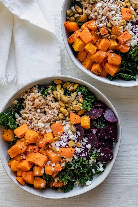 Farro Grain Bowl Grain Bowl Recipe, Farro Recipes, Power Bowl Recipe, Healthy Bowls Recipes, Grain Bowls, Healthy Bowls, Grain Bowl, Salad With Sweet Potato, Bowl Recipes