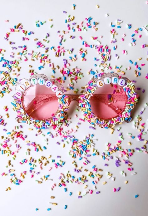 Birthday Sunglasses, Sunglasses Fit, Diy Sunglasses, Beaded Sunglasses, Preppy Party, Personalized Sunglasses, Birthday Accessories, Cute Birthday Ideas, Custom Sunglasses