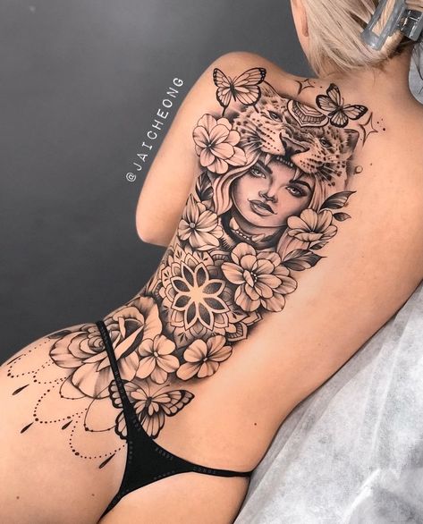 Rose Mandala, Hip Thigh Tattoos, Hip Tattoos Women, Leg Tattoos Women, Pretty Tattoos For Women, Dope Tattoos For Women, Tatuaje A Color, Stylist Tattoos, Classy Tattoos